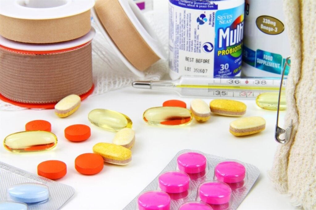 In der heutigen schnelllebigen Welt sollte der Zugang zur Gesundheitsversorgung einfach, sicher und stressfrei sein. Hier kommt Kapsel ins Spiel – eine vertrauenswürdige Online-Apotheke, die sicherstellt, dass Sie die Medikamente, die Sie brauchen, genau dann bekommen, wenn Sie sie brauchen, und zwar mit absoluter Diskretion. Egal, ob Sie einen vollen Terminkalender haben, Privatsphäre bevorzugen oder Ihre Rezepte unkompliziert erhalten möchten, Kapsel macht den Prozess mühelos.