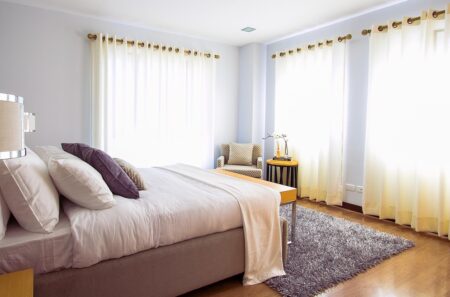 Creating a home that feels warm, stylish, and effortless doesn’t have to come with a luxury price tag. Bed Bath & Beyond continues to be a trusted destination for everyday comfort and timeless home essentials. From statement rugs to cozy bedding and smart organization, the brand’s curated collections make it easy to refresh any room with elevated style.