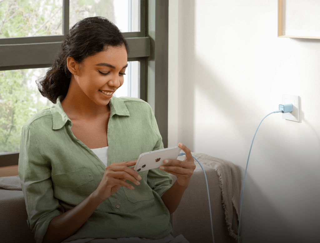 In an impressive feat of innovation and consumer trust, Anker has once again claimed the title of the world’s No. 1 mobile charging brand based on retail sales value for four consecutive years. From 2020 through 2023, Anker has consistently outpaced its competitors in the mobile charging sector, cementing its position as the leading brand in mobile phone charging products, including chargers, wireless chargers, power banks, and charging cables.This remarkable achievement, confirmed by Euromonitor International (Shanghai) Co., Ltd., reflects not only Anker's sustained growth but also the brand's unwavering commitment to delivering top-quality, reliable charging solutions that cater to the needs of consumers worldwide.