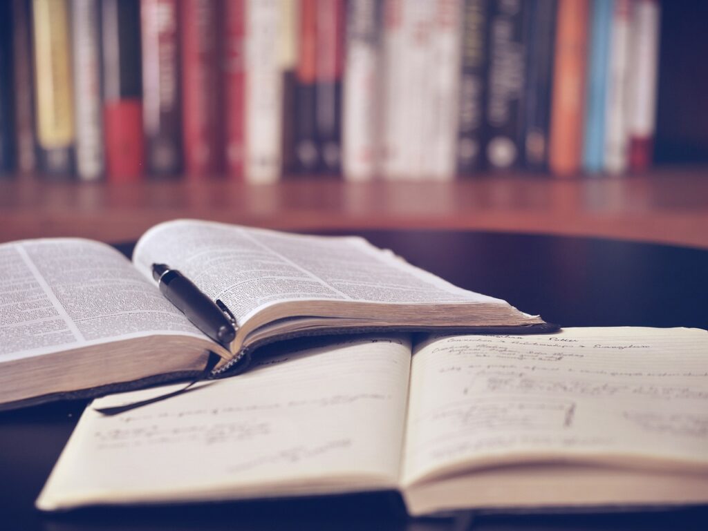 Quand les instants numériques sont éphémères, les livres sont là pour rester et ont toujours été nos compagnons numériques les plus durables, éduquant, apaisant et inspirant. Pour les passionnés de lecture de tout le pays, La Bourse aux Livres est bien plus qu'une simple librairie d'occasion ; elle est devenue un espace dynamique où la littérature s'épanouit, où les histoires s'échangent et où les lecteurs peuvent accéder à des livres de qualité à moindre coût pour donner un nouveau souffle à de vieilles histoires. Bienvenue à La Bourse aux Livres : là où les âmes sauvent, vendent et s'émerveillent des histoires qui comptent.
